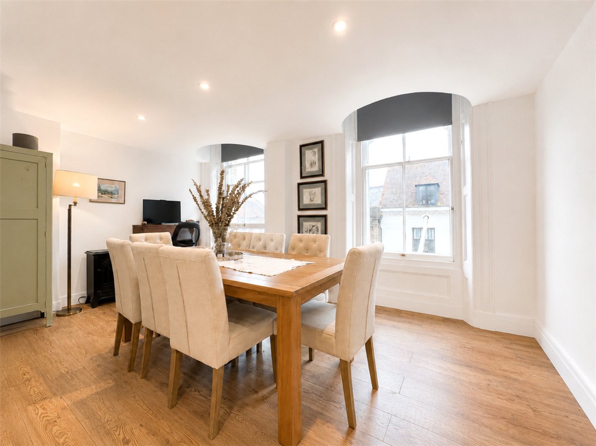 2 bedroom Flat, Westgate Chambers, Staple Gardens, SO23 - , Image 1