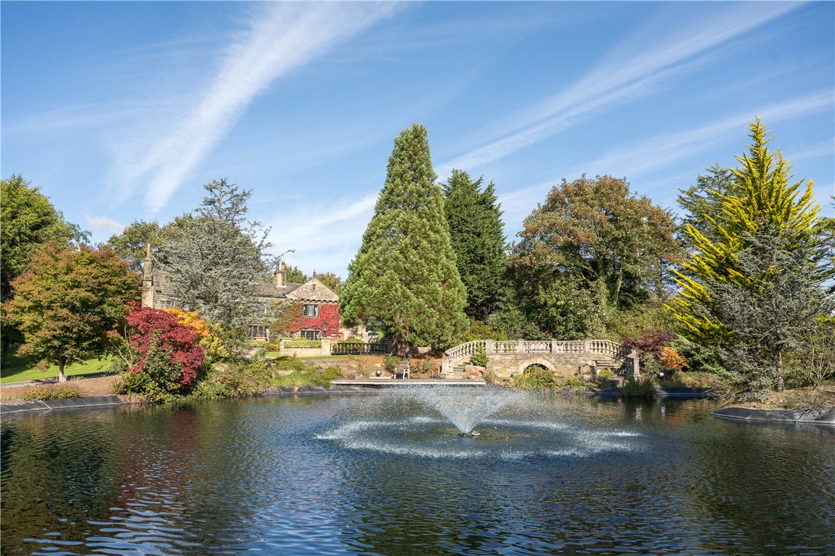 4 bedroom House, Manor House, Keeper Lane, BD4 - Available