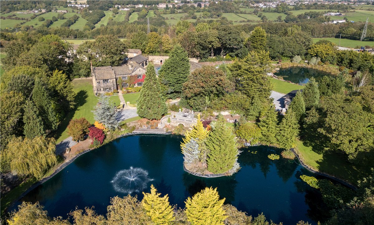 4 bedroom House, Manor House, Keeper Lane, BD4 - Available