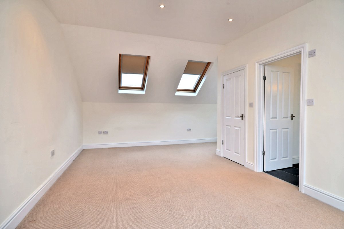 5 bedroom House, Clavering Avenue, London, SW13 - , Image 5