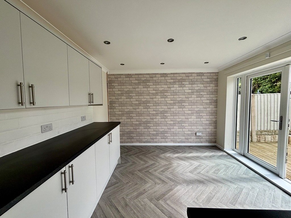 3 bedroom House, Lowgates, Staveley, S43 - Available, Image 3