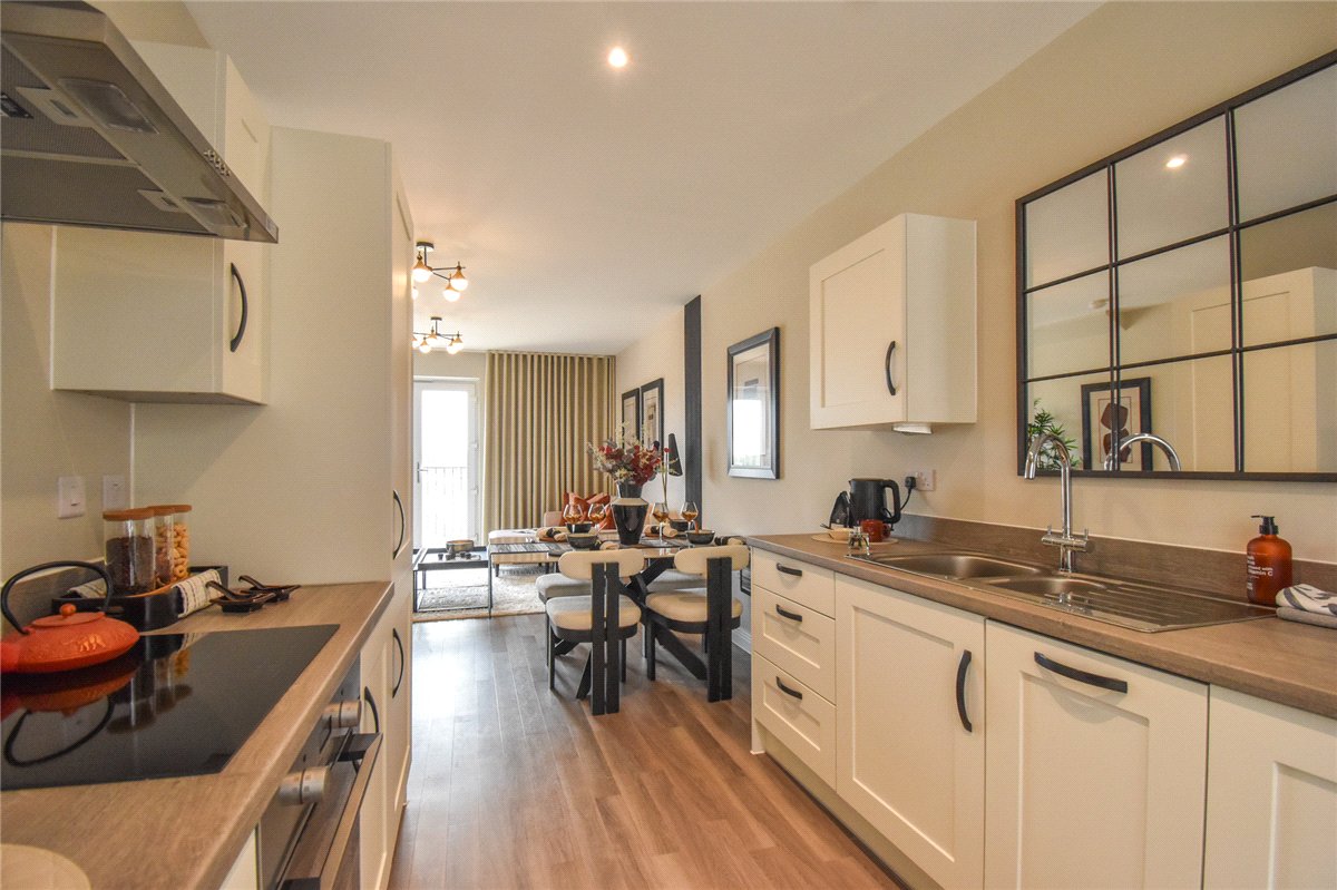2 bedroom Maisonette, Saffron Way, Cherry Hinton, CB1 - Available, Image 1
