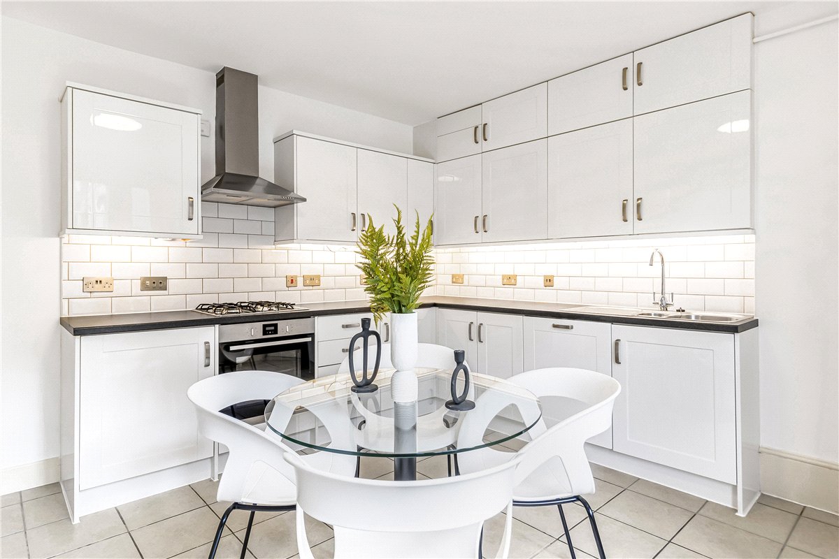 2 bedroom Flat, New Cavendish Street, London, W1W - Available, Image 1