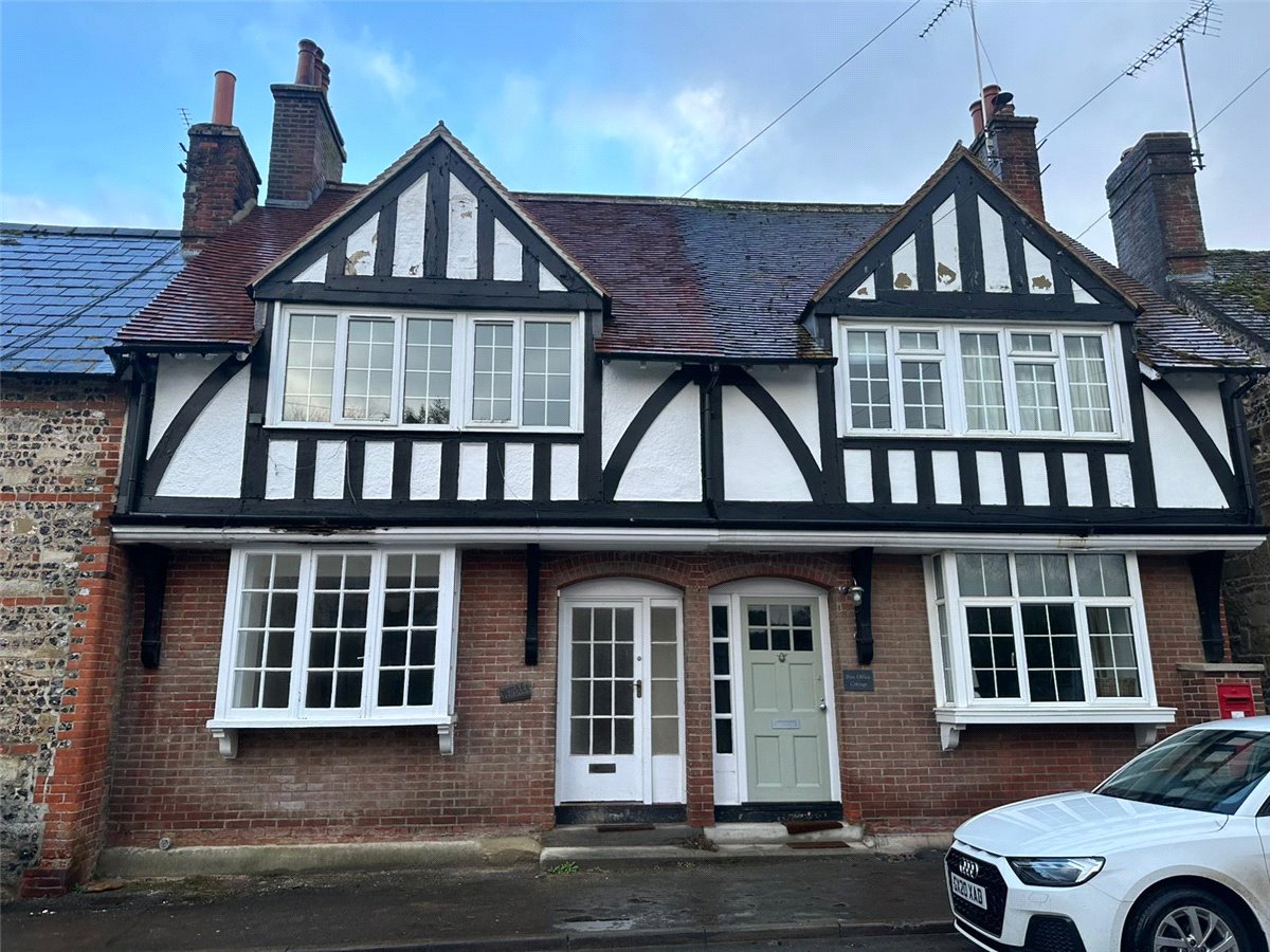 3 bedroom House, High Street, Berwick St. James, SP3 - 