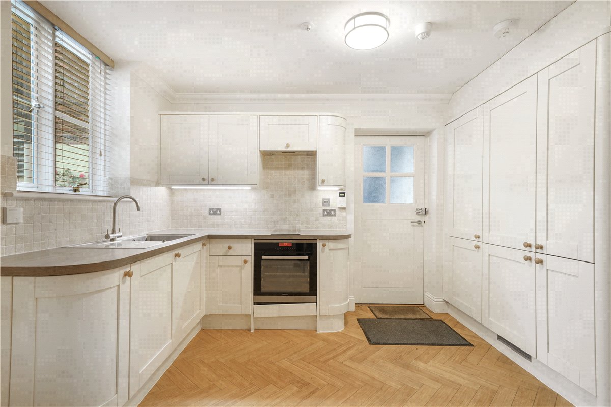 1 bedroom Flat, South Audley Street, Mayfair, W1K - Available, Image 10