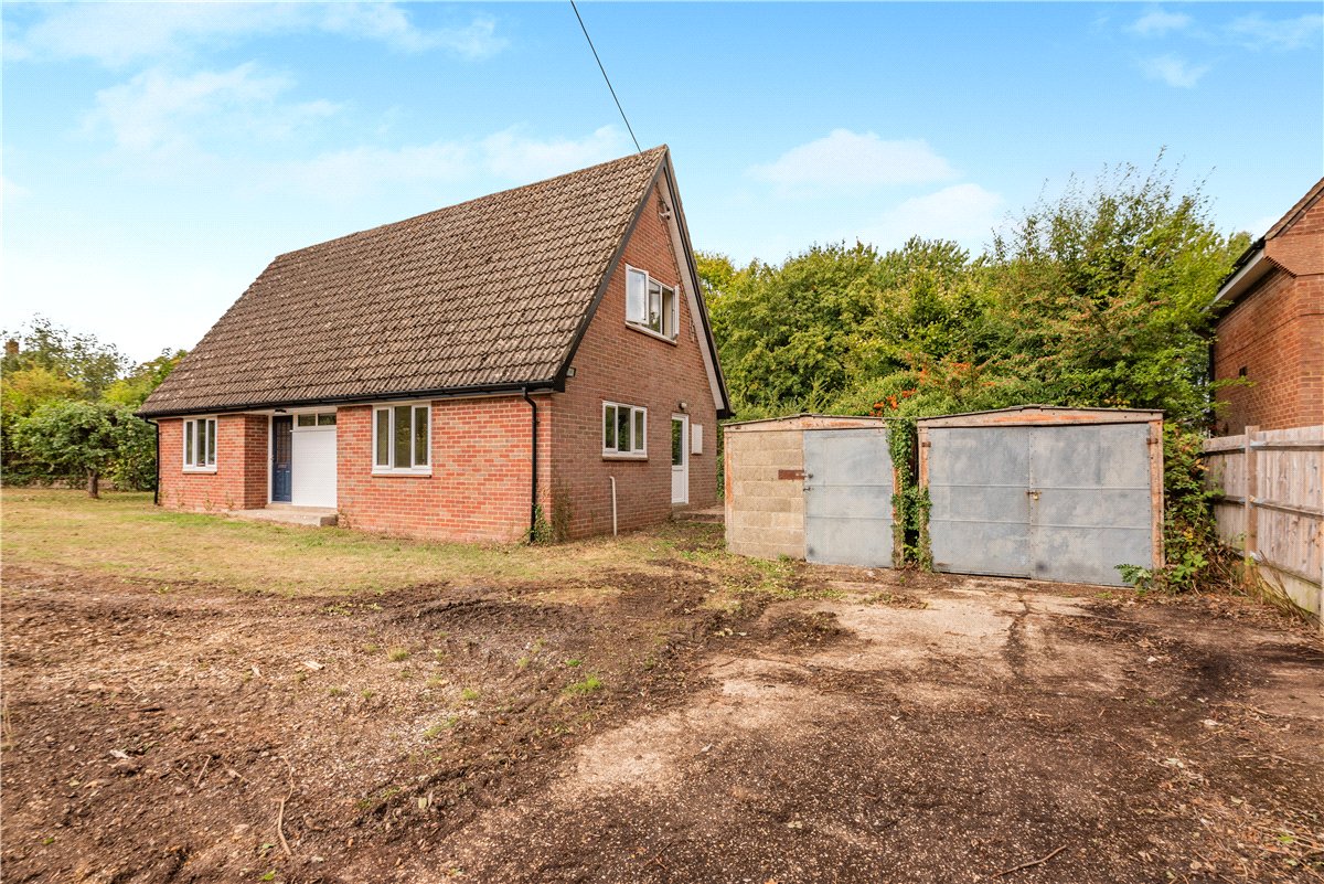 2 bedroom House, Cleves Lane, Upton Grey, RG25 - Available