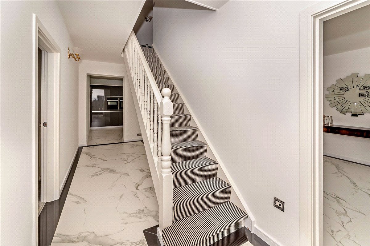 5 bedroom House, Newbury Road, Headley, RG19 - Available, Image 9