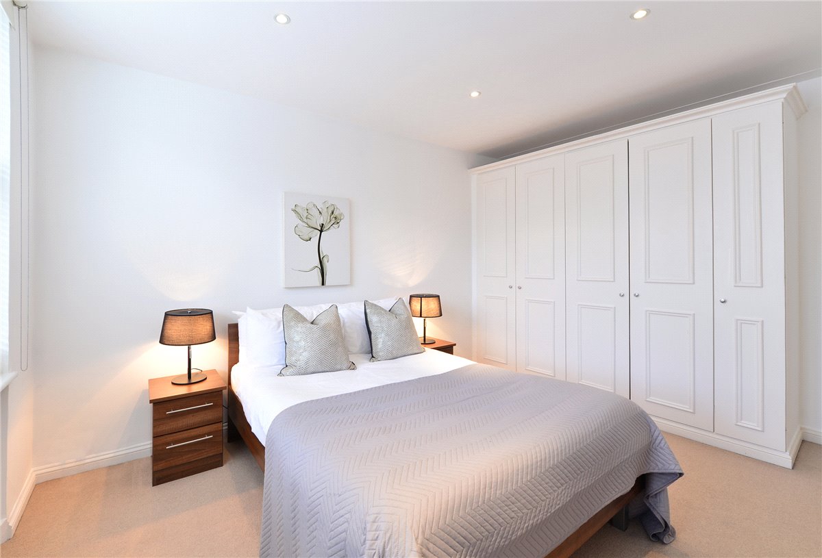 1 bedroom Flat, Hill Street, Mayfair, W1J - Available, Image 2