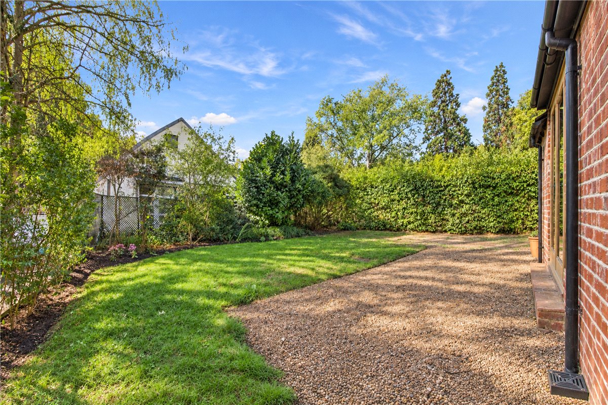 3 bedroom Cottage, Bishops Avenue, London, SW6 - Available, Image 7
