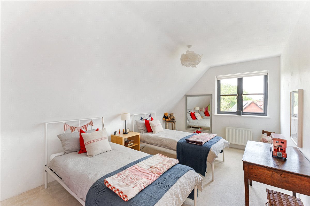 3 bedroom House, Lockeridge, Marlborough, SN8 - Sold STC, Image 7