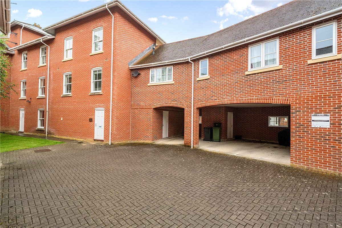 2 bedroom Flat, Winton Close, Winchester, SO22 - Sold STC, Image 6