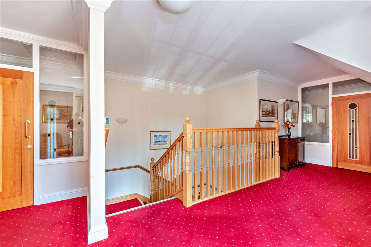 3 bedroom Flat, Woodridge, Newbury, RG14 - Available, Image 17