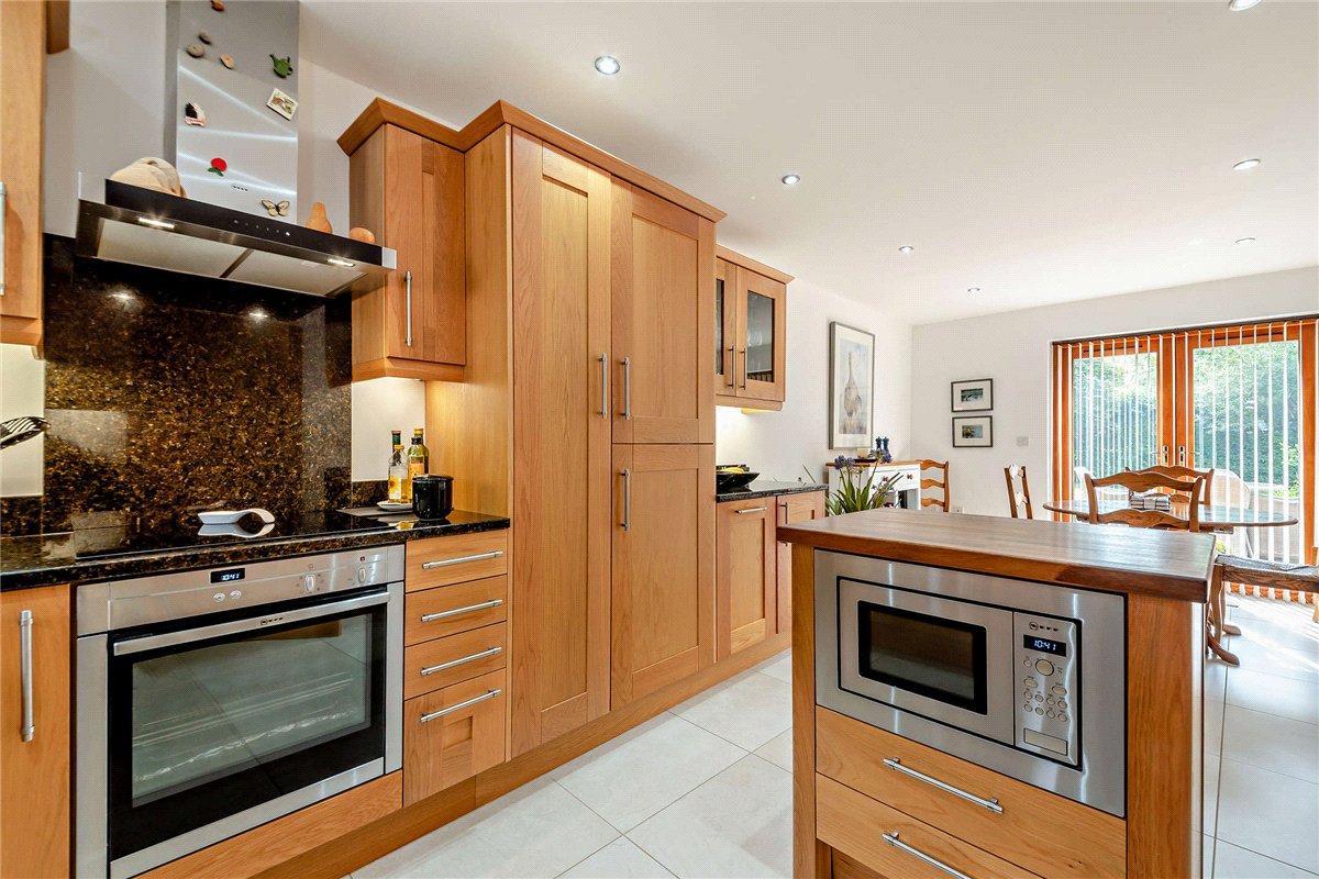 2 bedroom House, Lambourn Road, Speen, RG20 - Available, Image 1