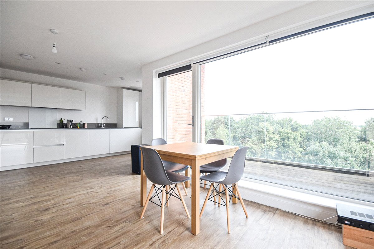 2 bedroom Flat, Poulter Walk, Trumpington, CB2 - Let Agreed, Image 2