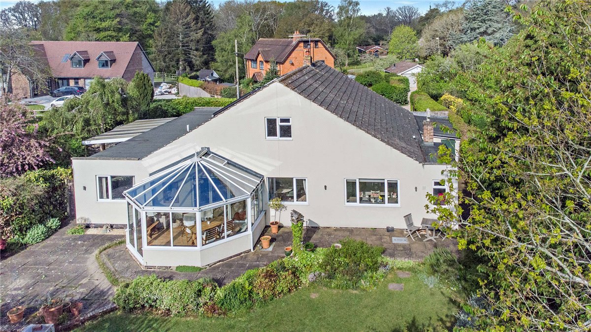 5 bedroom Bungalow, Long Grove, Upper Bucklebury, RG7 - Available, Image 1