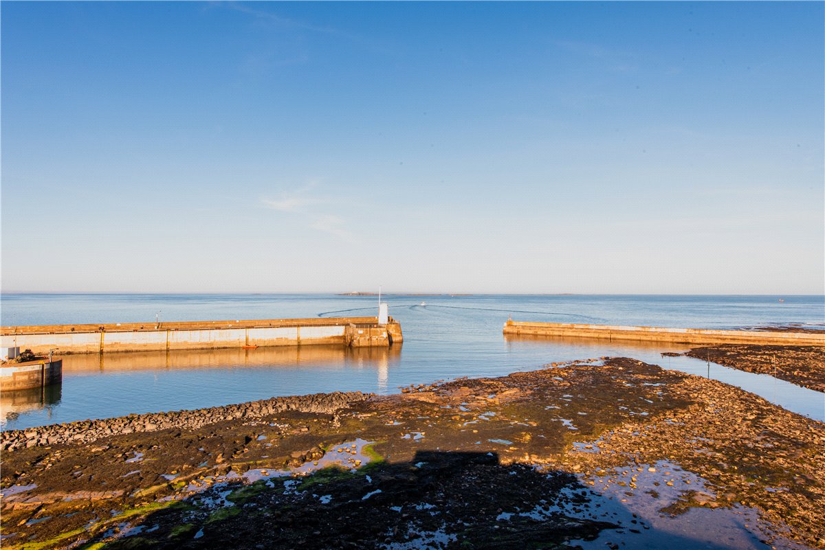 2 bedroom Flat, Farne House, 12 Crewe Street, NE68 - Available, Image 2