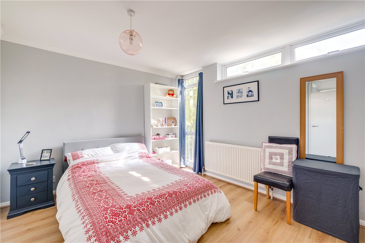 3 bedroom House, King Charles Walk, London, SW19 - Available, Image 3