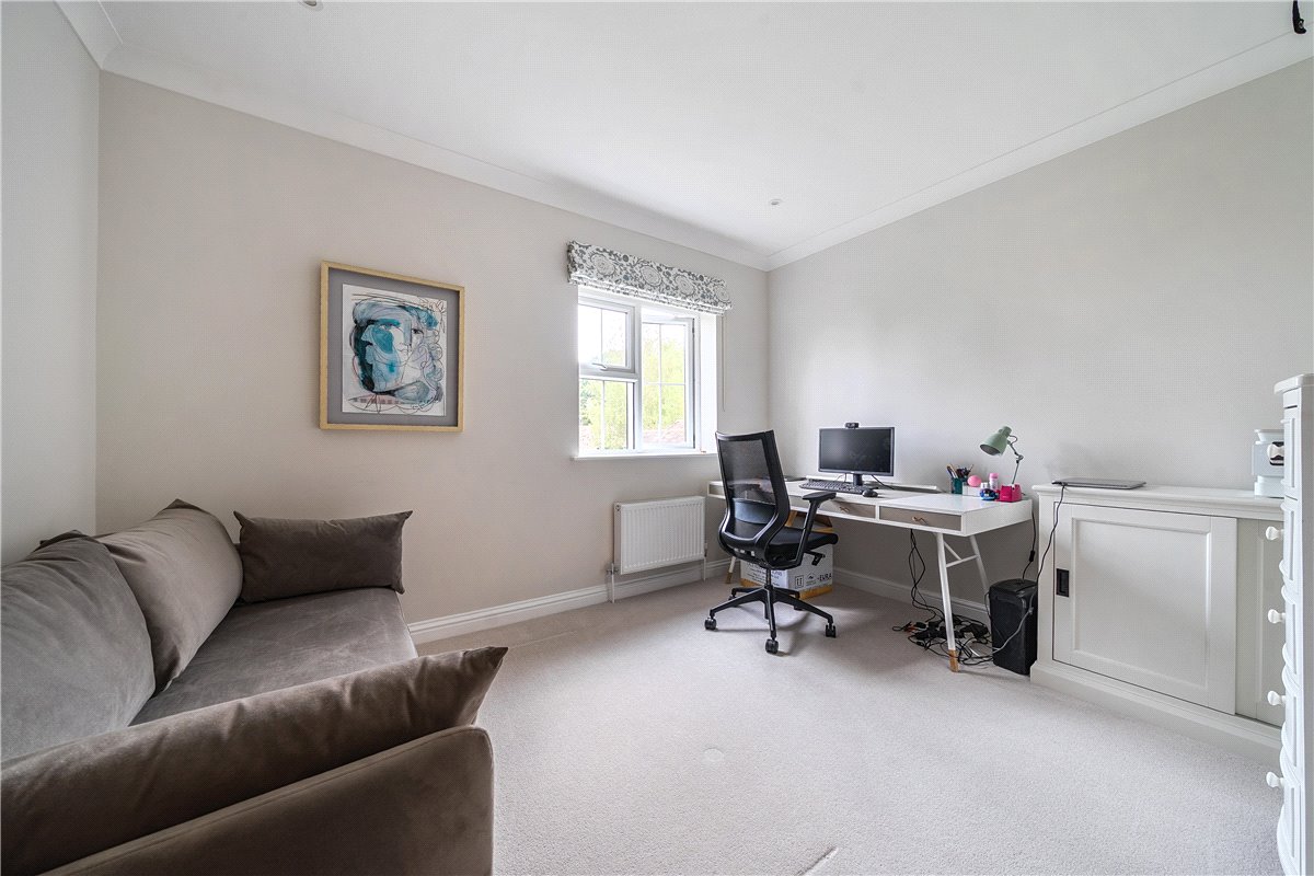 3 bedroom Flat, Woodridge, Newbury, RG14 - , Image 4