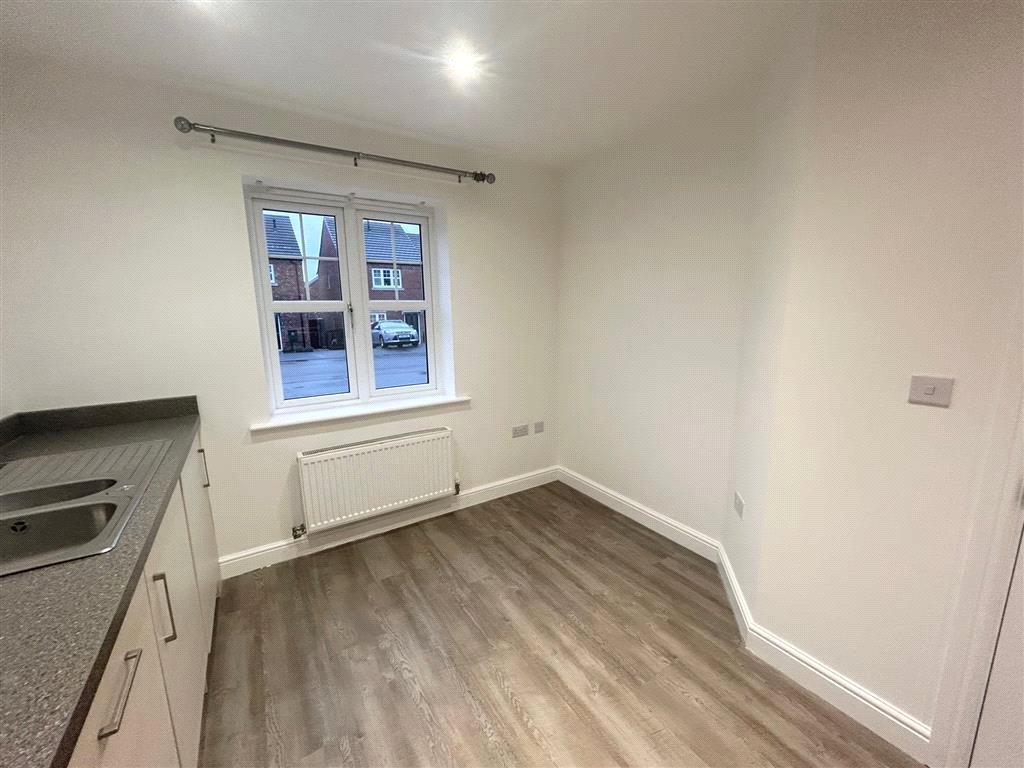 3 bedroom House, Harper Hill Gardens, Bircotes, DN11 - , Image 4