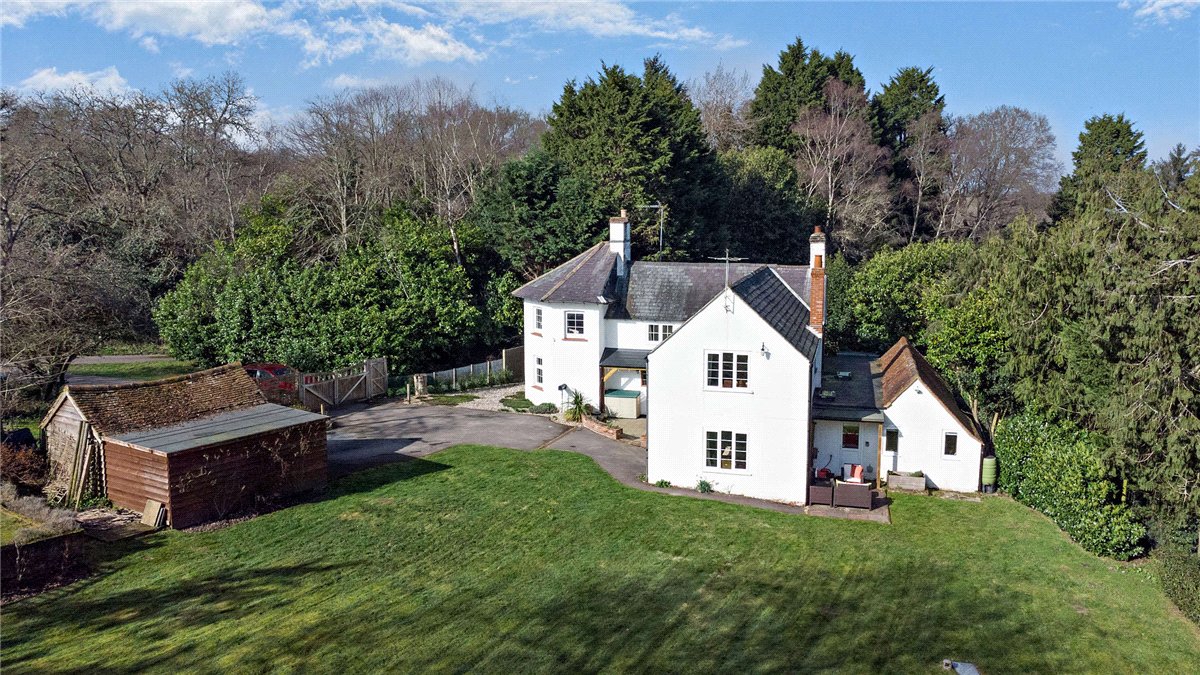 5 bedroom House, Burys Bank Road, Crookham Common, RG19 - Available, Image 31