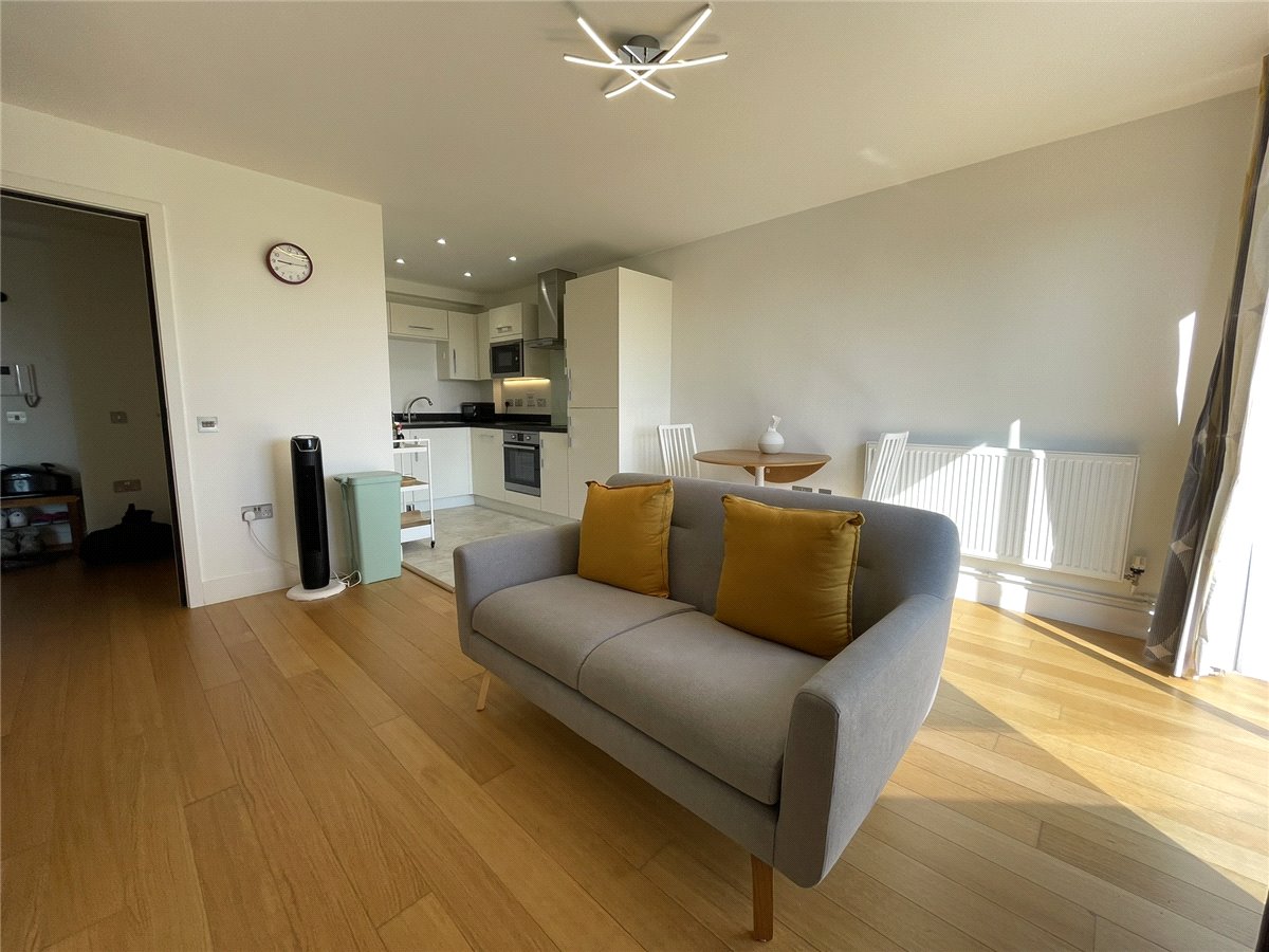 1 bedroom Flat, Park Way, Newbury, RG14 - , Image 3