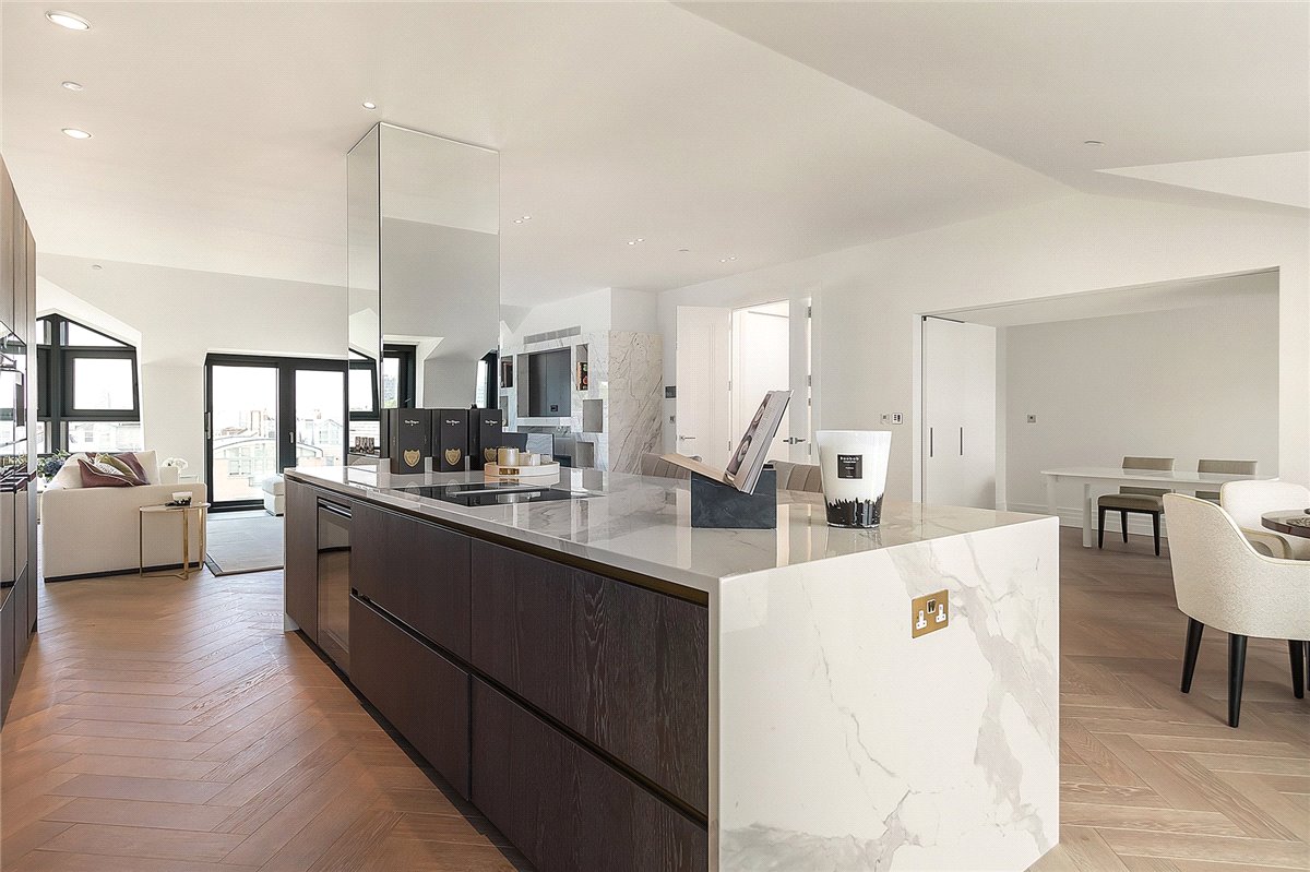 3 bedroom Flat, Kensington Gardens Square, Bayswater, W2 - Available, Image 2