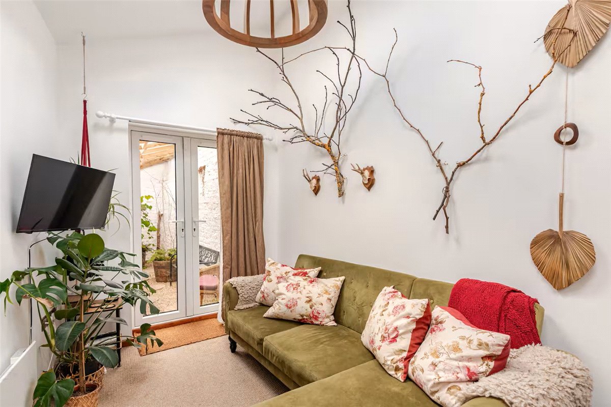 1 bedroom Bungalow, Dudley Court, York, YO31 - Available, Image 1