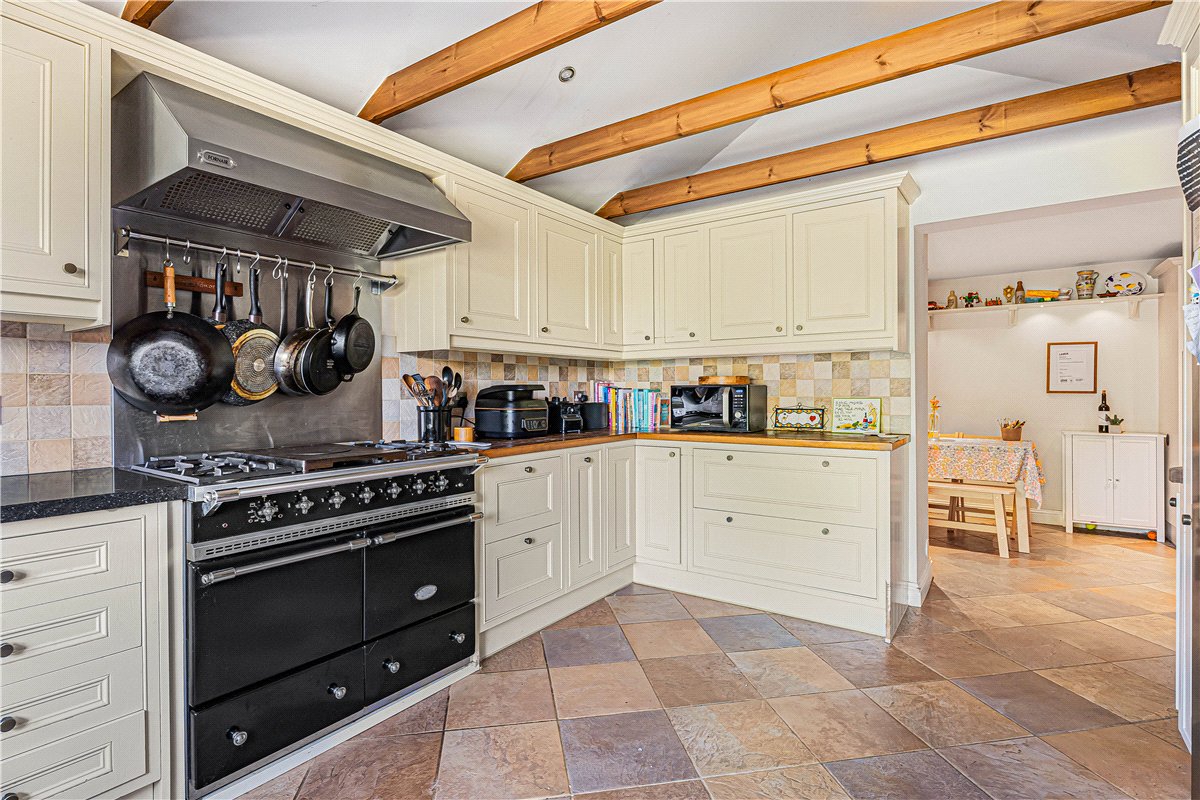 3 bedroom House, Oxford Road, Hampton Poyle, OX5 - Let Agreed, Image 2