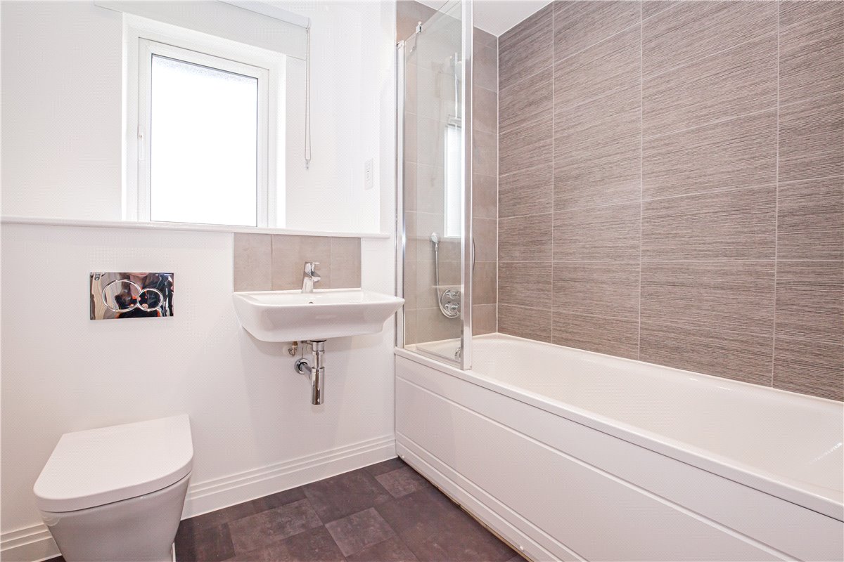 3 bedroom House, Wheatfield Drive, Witney, OX29 - , Image 6