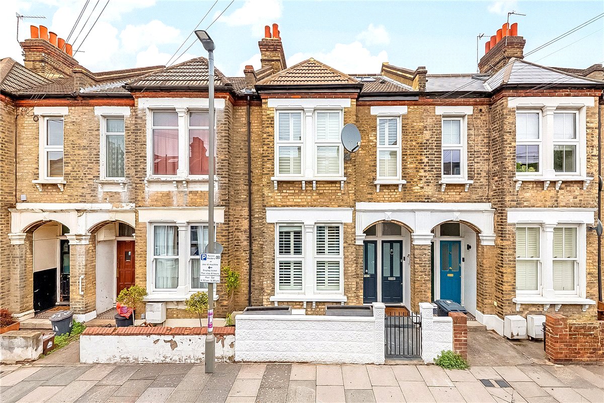 2 bedroom Flat, Renmuir Street, London, SW17 - Available