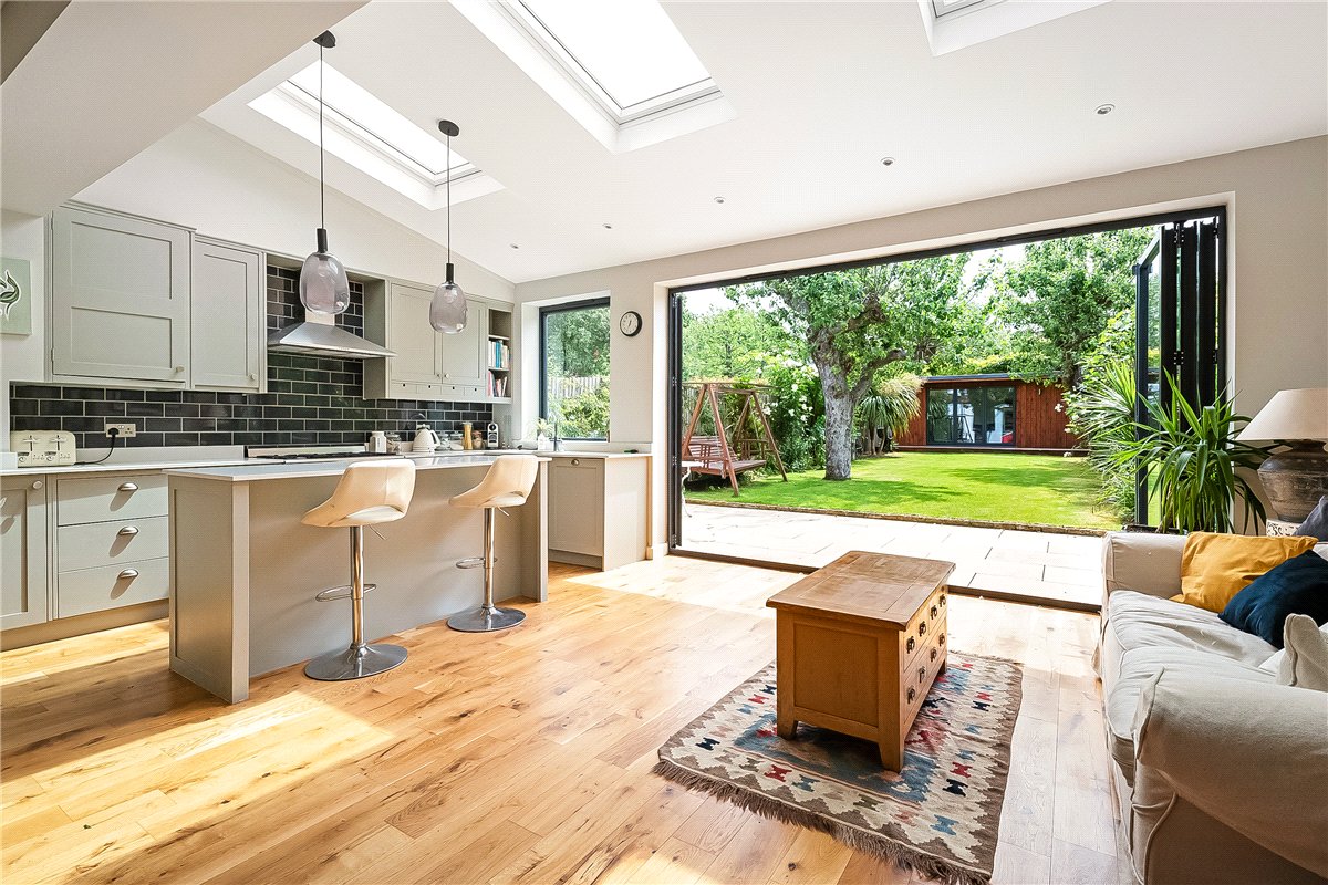 5 bedroom House, Magdalen Road, London, SW18 - Sold STC