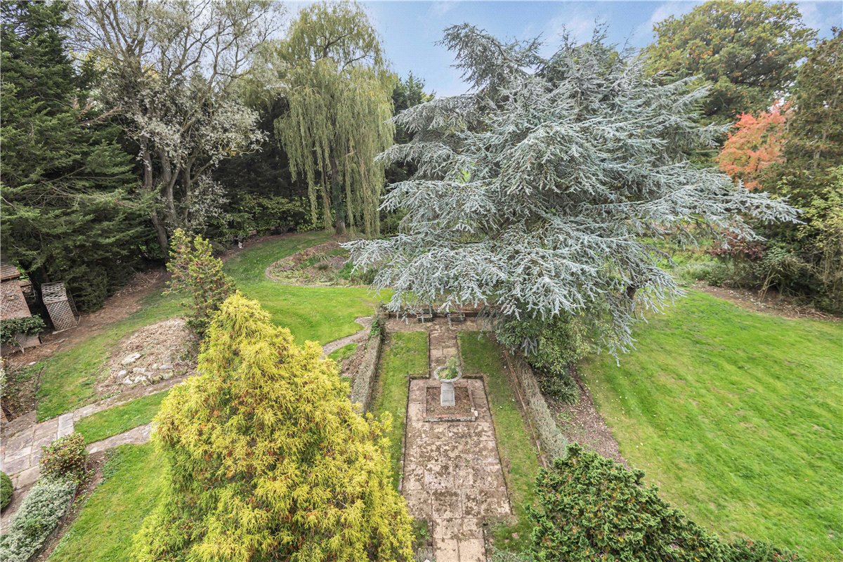 7 bedroom House, Breakspear Road South, Ickenham, UB10 - Available, Image 34
