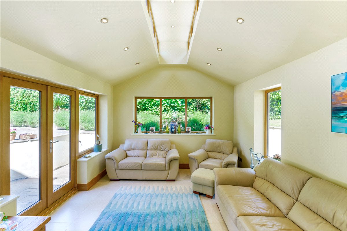 6 bedroom House, York House, Carleton Road, WF8 - Available, Image 19