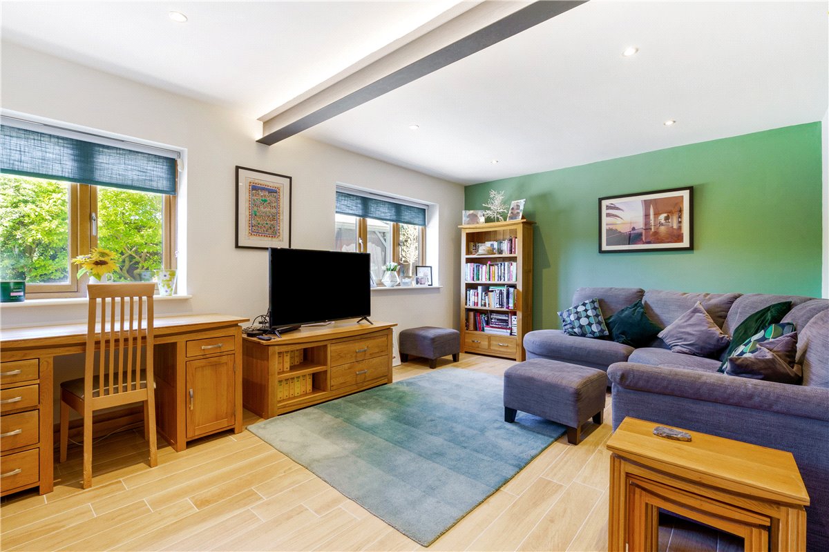 6 bedroom House, York House, Carleton Road, WF8 - Available, Image 19