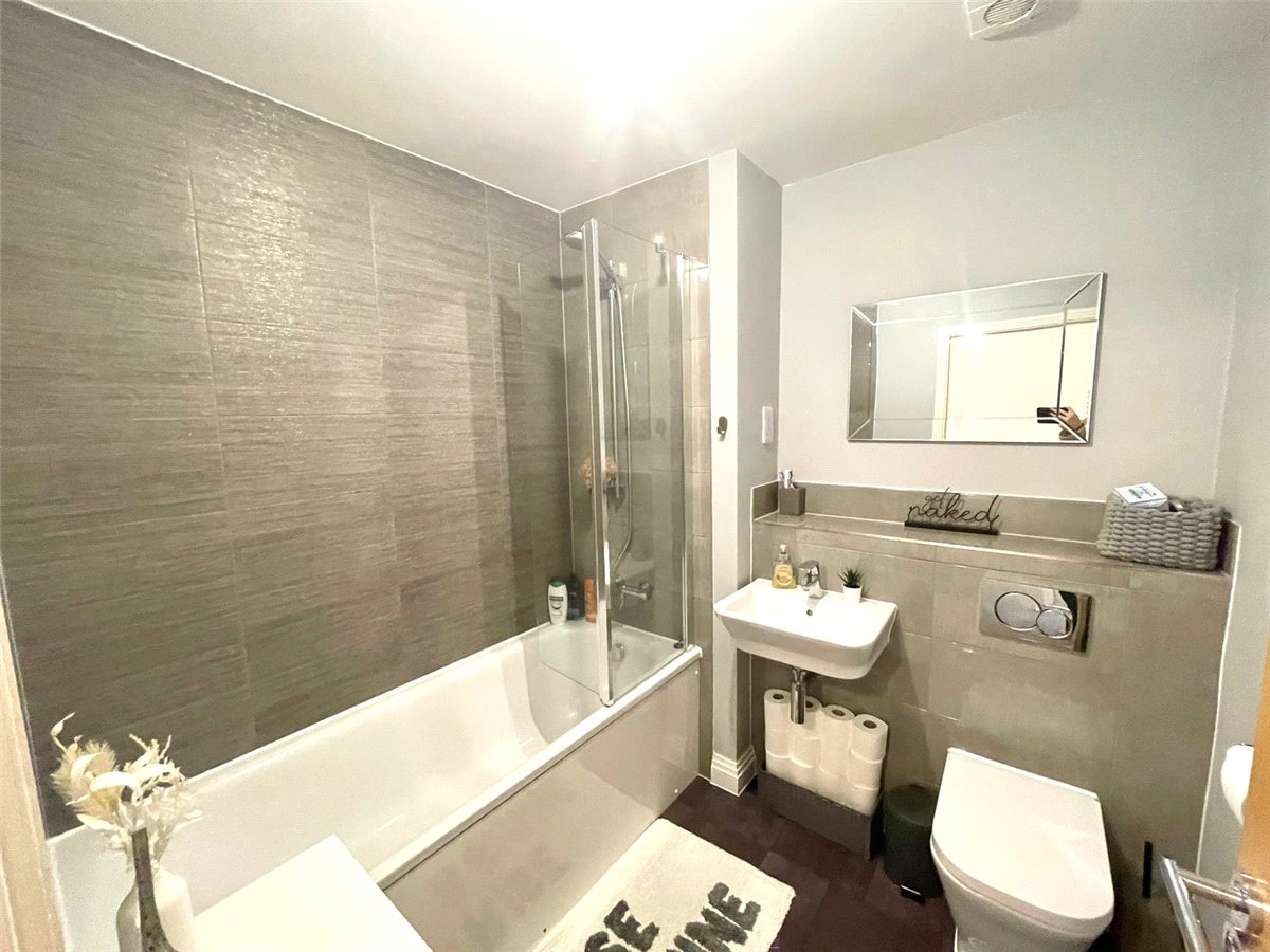 2 bedroom House, Merevale Close, Daventry, NN11 - , Image 4