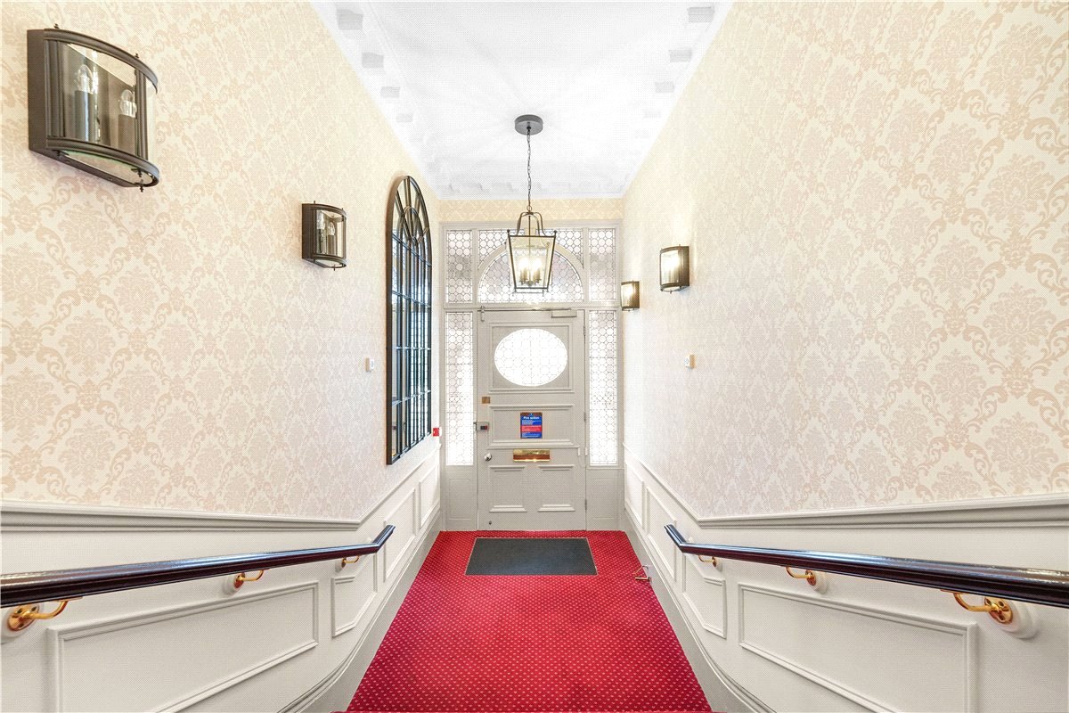 4 bedroom Flat, Wynnstay Gardens, Kensington, W8 - Available, Image 3