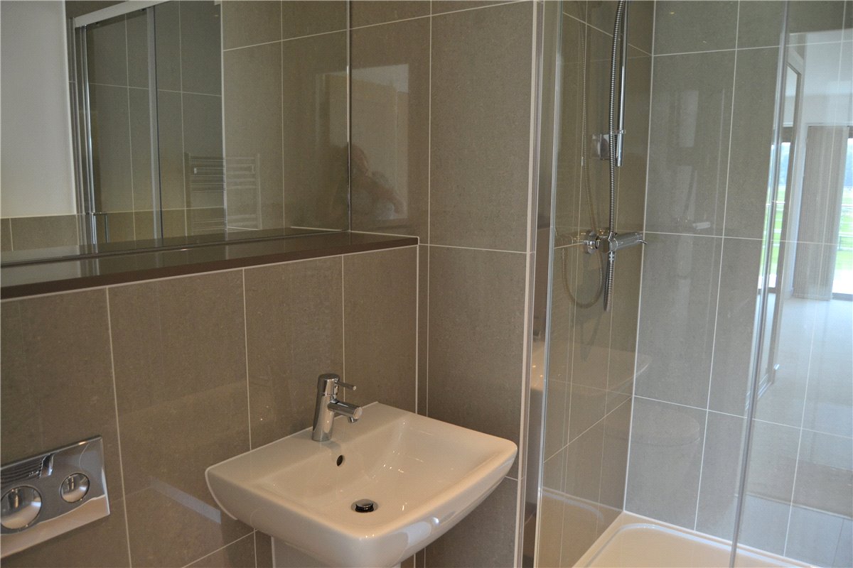 2 bedroom Flat, Kingman Way, Newbury, RG14 - , Image 3