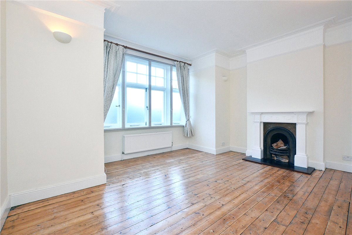 1 bedroom Flat, Mortlake High Street, London, SW14 - Available