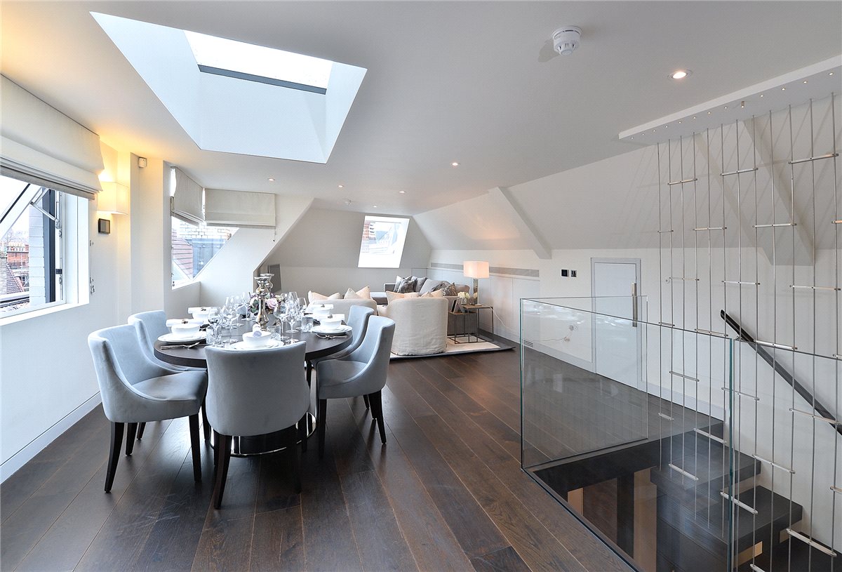2 bedroom Flat, Duke Street, Mayfair, W1K - Available, Image 3