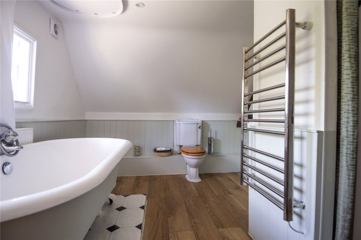 4 bedroom Cottage, Newbury Road, Wickham, RG20 - Available, Image 9