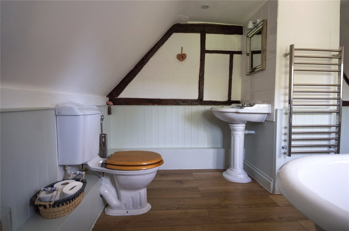 4 bedroom Cottage, Newbury Road, Wickham, RG20 - Available, Image 9