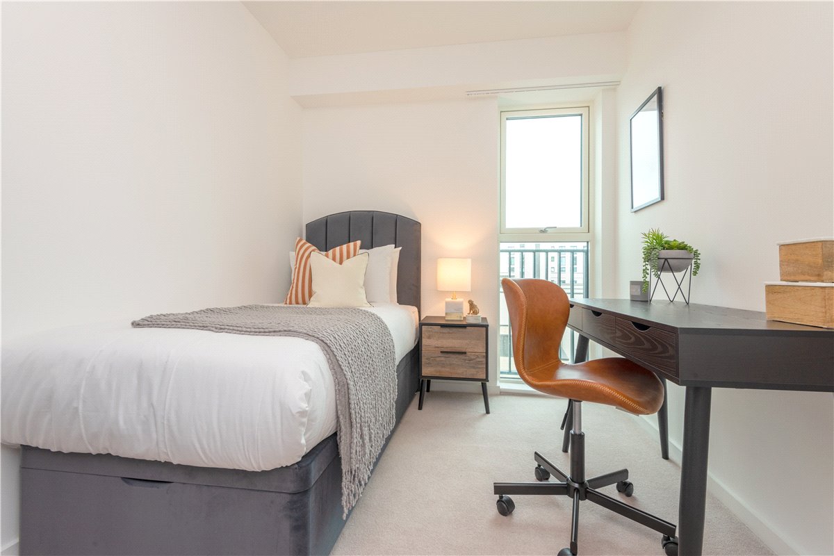 3 bedroom Flat, Heartwell Avenue, London, E16 - Let Agreed, Image 6