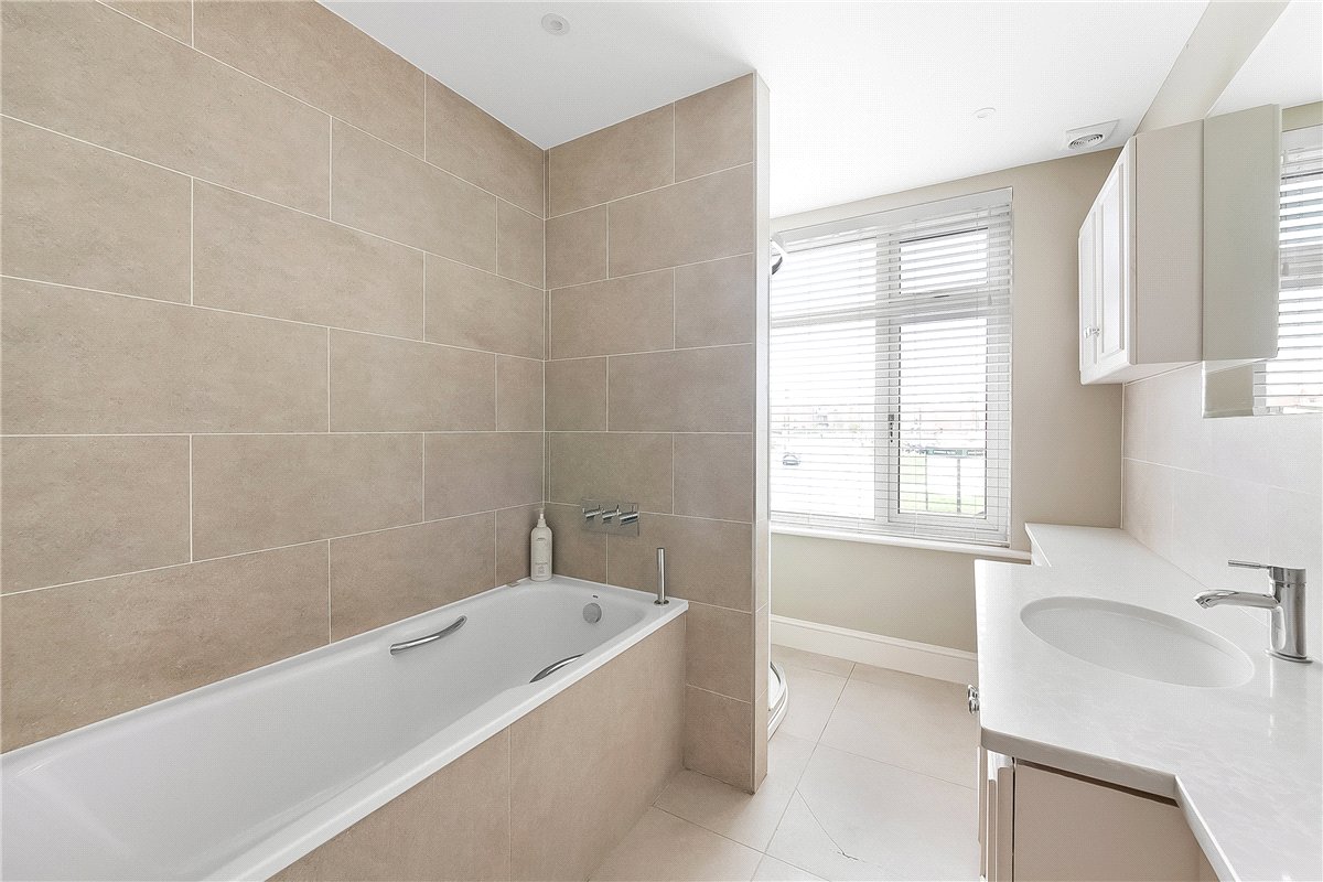 3 bedroom House, Burntwood Lane, London, SW17 - Available, Image 11