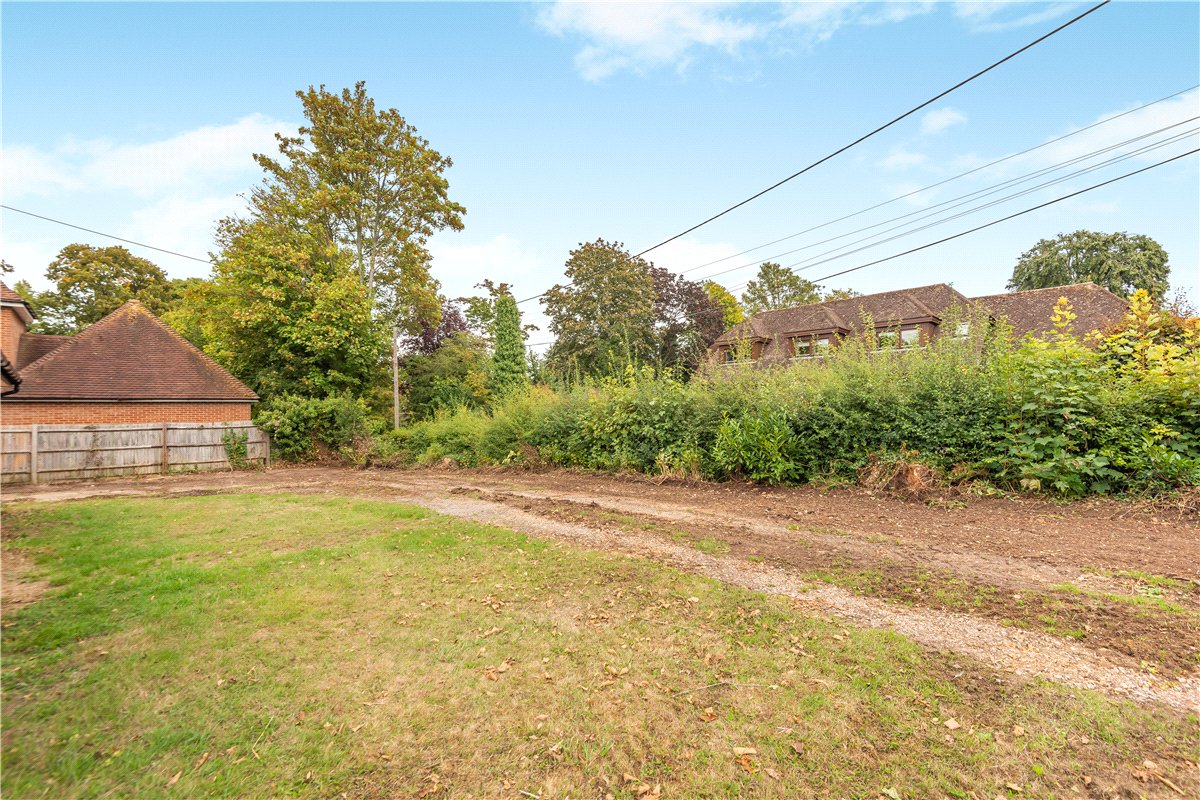 2 bedroom House, Cleves Lane, Upton Grey, RG25 - Available, Image 11