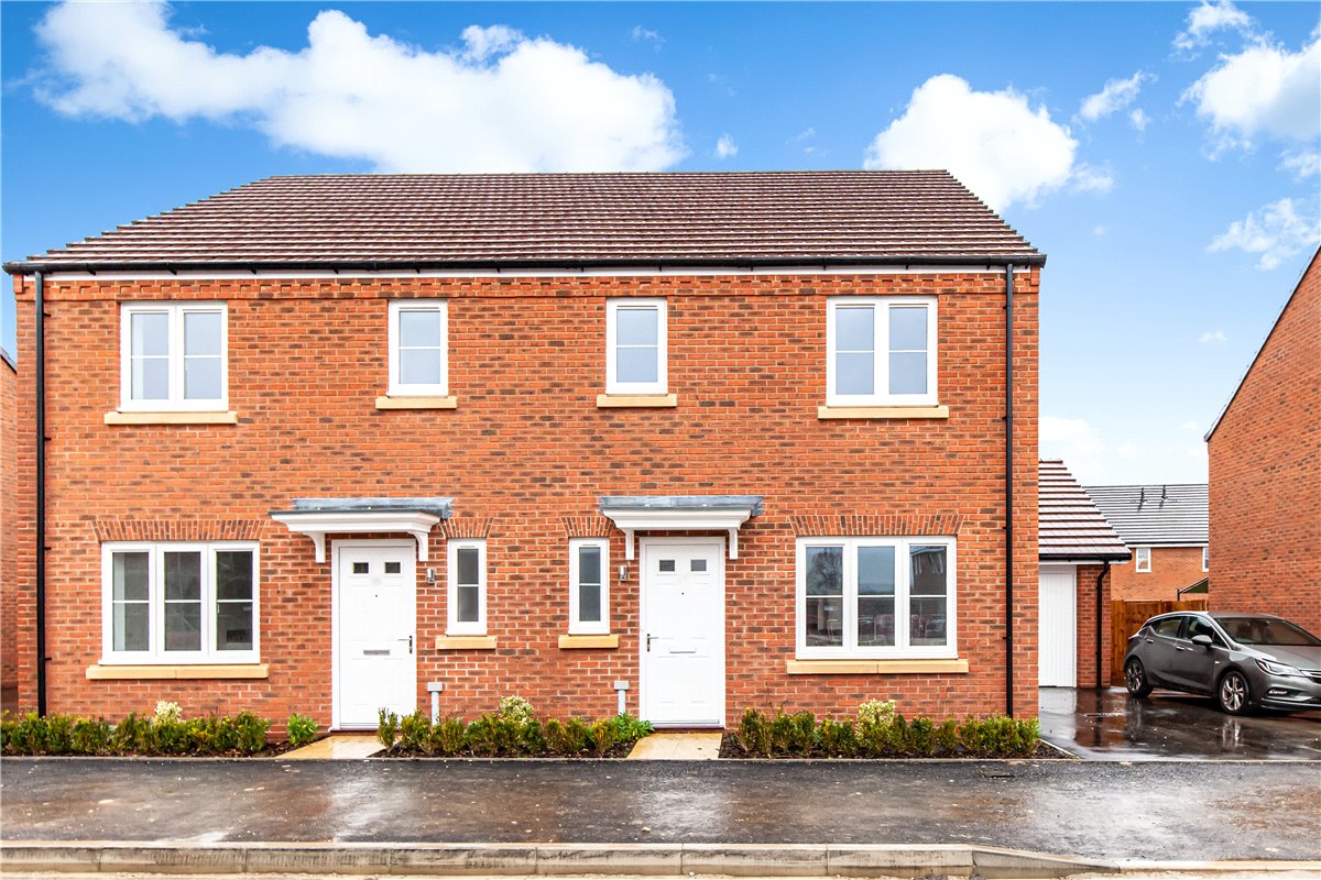 3 bedroom House, Athens Avenue, Aylesbury, HP21 - Let Agreed