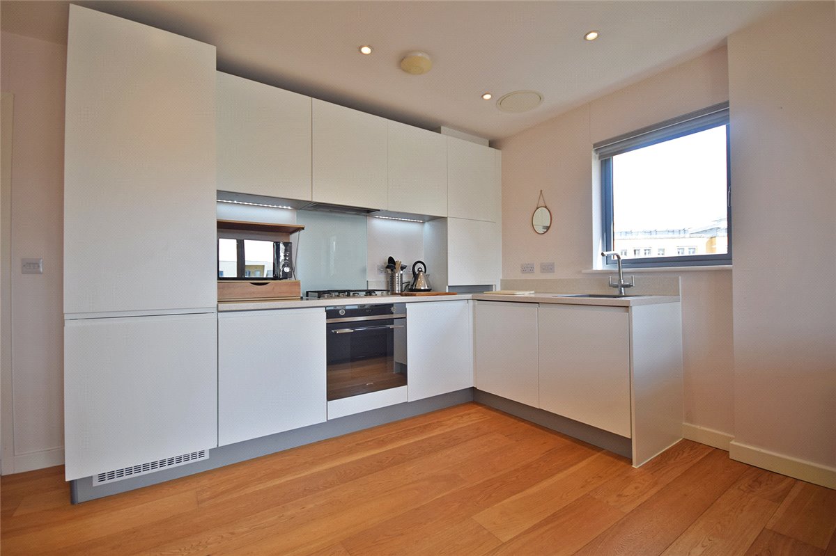 2 bedroom Flat, Glenalmond Avenue, Cambridge, CB2 - Let Agreed, Image 3