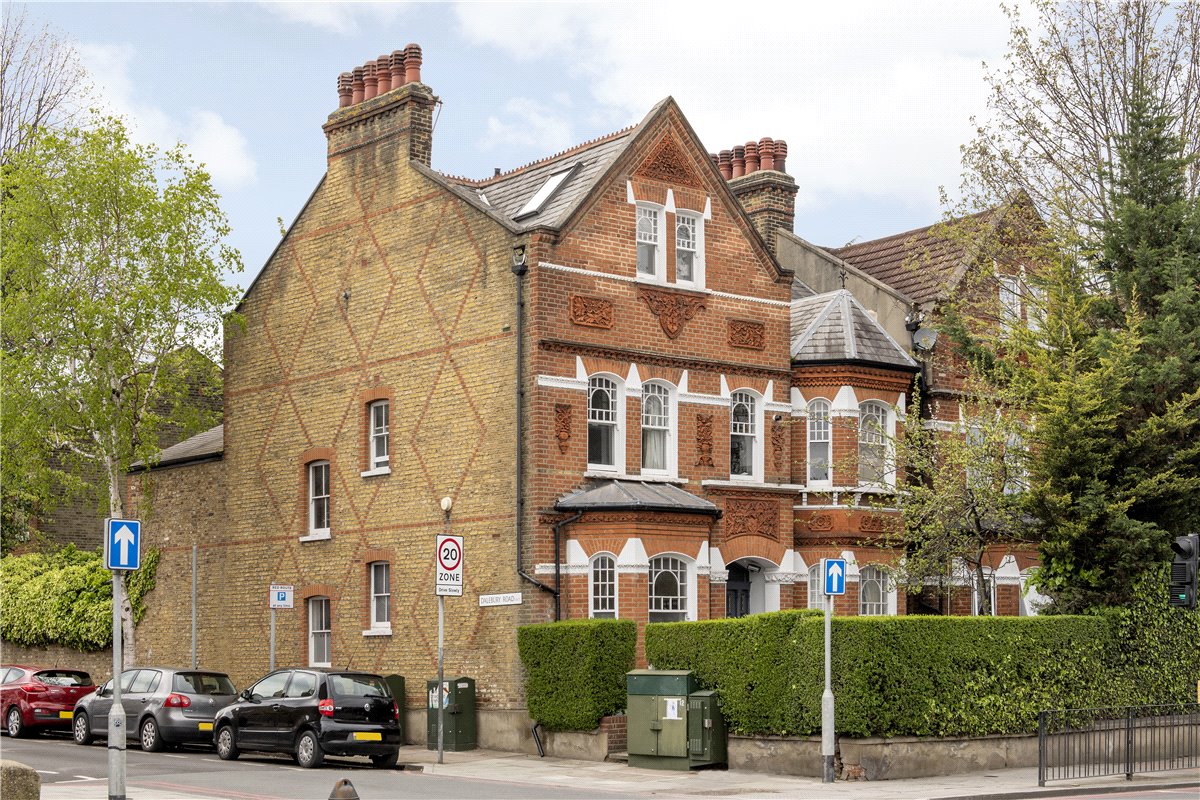 2 bedroom Flat, Trinity Road, London, SW17 - Sold