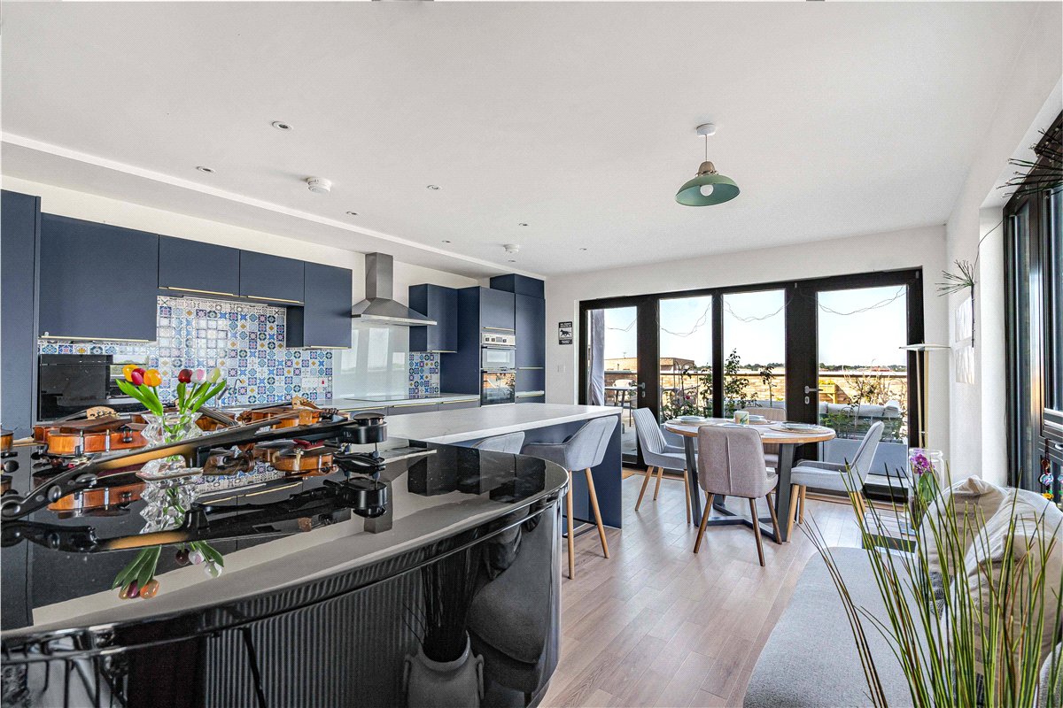 2 bedroom Flat, Patagonia Way, Cambridge, CB3 - Available, Image 7