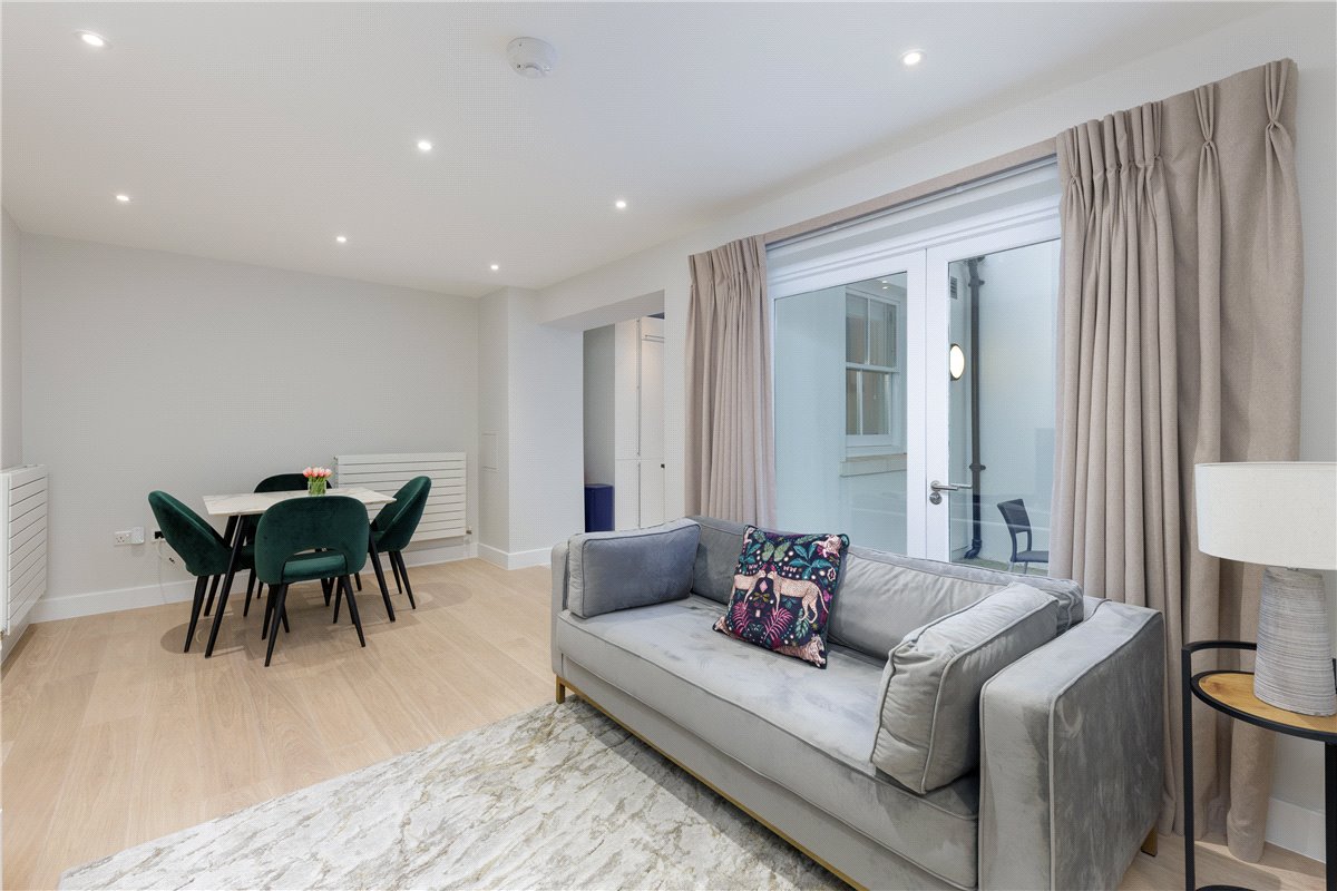 2 bedroom Flat, Gloucester Place, Marylebone, W1U - Available, Image 3