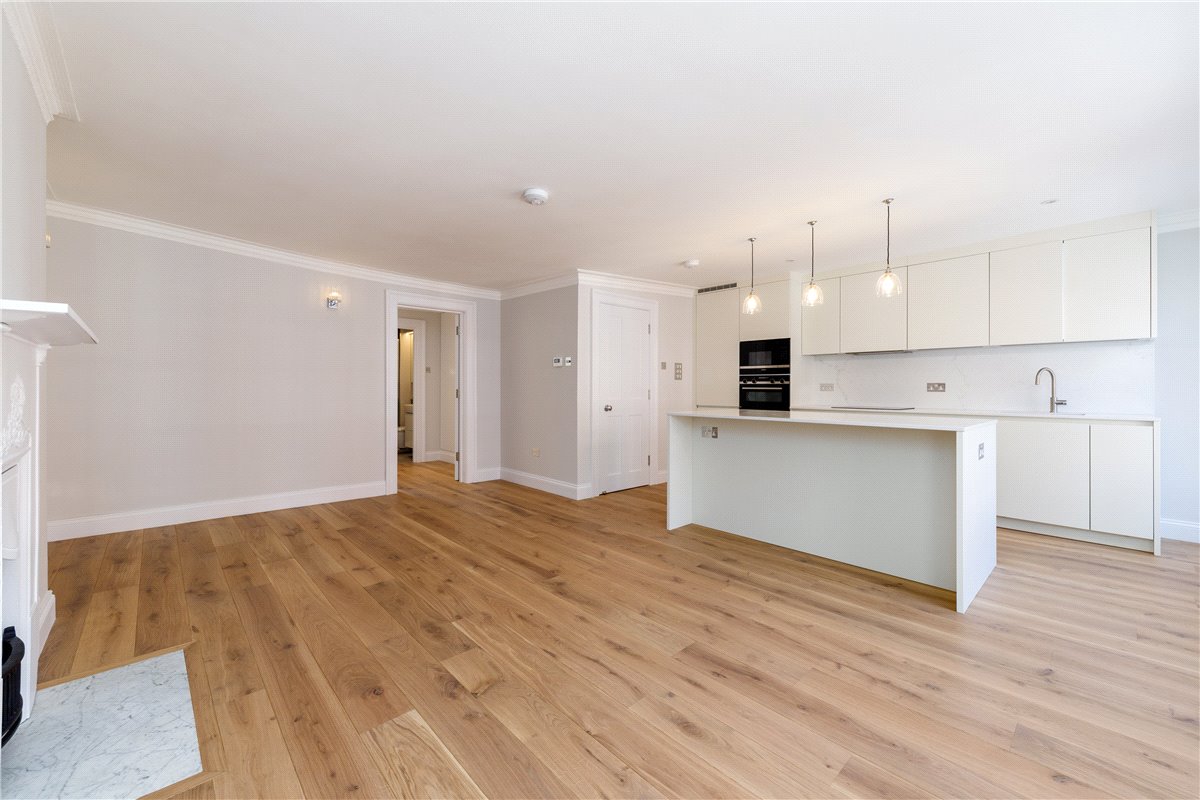 1 bedroom Flat, Upper Berkeley Street, London, W1H - Available